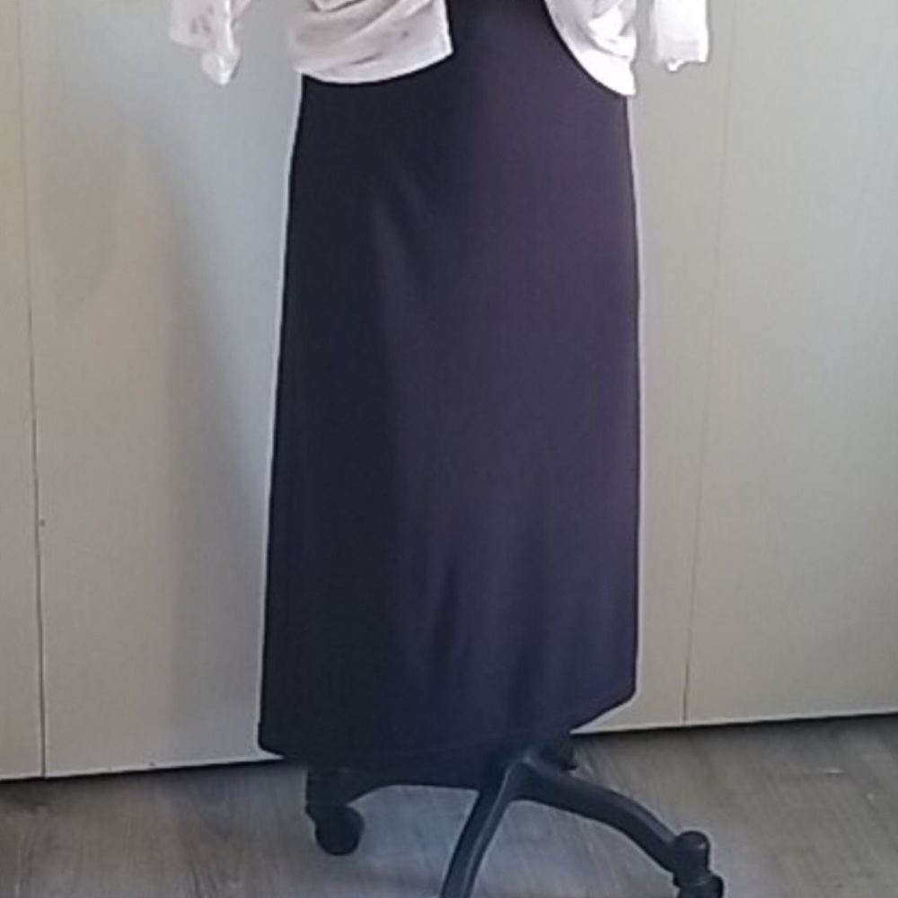 Asymmetric Hem Skirt.